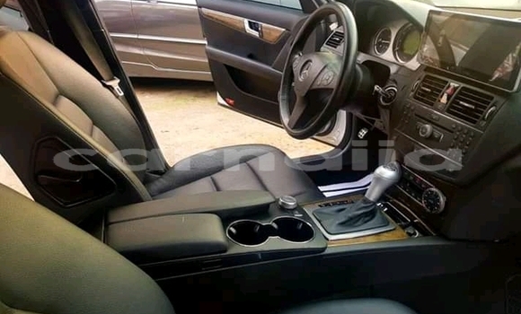 Acheter Occasion Voiture Mercedes-Benz C–Class Gris à Agbara, Ogun Acheter Occasion Voiture Mercedes-Benz C–Class Gris à Agbara, Ogun