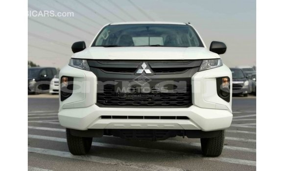 Buy Import Mitsubishi L200 White Car in Import - Dubai in Abia State Buy Import Mitsubishi L200 White Car in Import - Dubai in Abia State