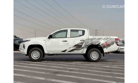 Buy Import Mitsubishi L200 White Car in Import - Dubai in Abia State Buy Import Mitsubishi L200 White Car in Import - Dubai in Abia State