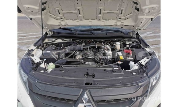 Buy Import Mitsubishi L200 White Car in Import - Dubai in Abia State Buy Import Mitsubishi L200 White Car in Import - Dubai in Abia State
