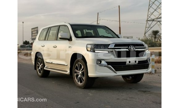 Buy Import Toyota Land Cruiser White Car in Import - Dubai in Abia State Buy Import Toyota Land Cruiser White Car in Import - Dubai in Abia State