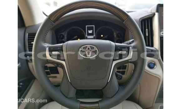 Buy Import Toyota Land Cruiser White Car in Import - Dubai in Abia State Buy Import Toyota Land Cruiser White Car in Import - Dubai in Abia State
