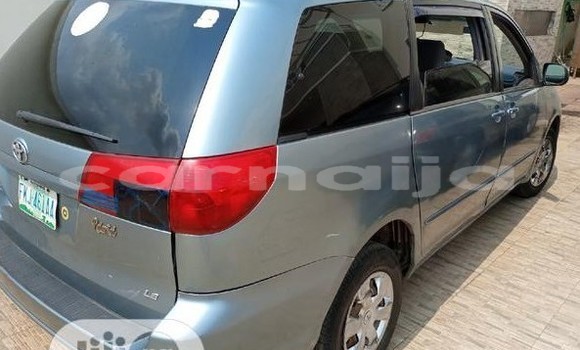Acheter Occasion Voiture Toyota Sienna Bleu à Lagos, État de Lagos