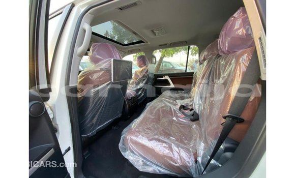 Acheter Import Voiture Toyota Land Cruiser Blanc à Import - Dubai, État d'Abia Acheter Import Voiture Toyota Land Cruiser Blanc à Import - Dubai, État d'Abia