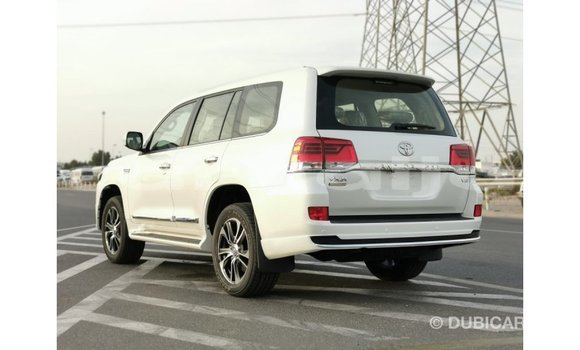 Buy Import Toyota Land Cruiser White Car in Import - Dubai in Abia State Buy Import Toyota Land Cruiser White Car in Import - Dubai in Abia State