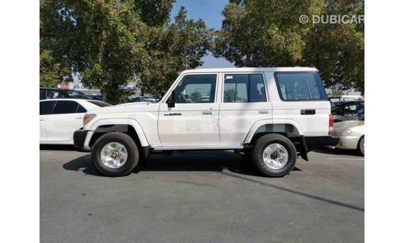 Buy Import Toyota Land Cruiser White Car in Import - Dubai in Abia State Buy Import Toyota Land Cruiser White Car in Import - Dubai in Abia State