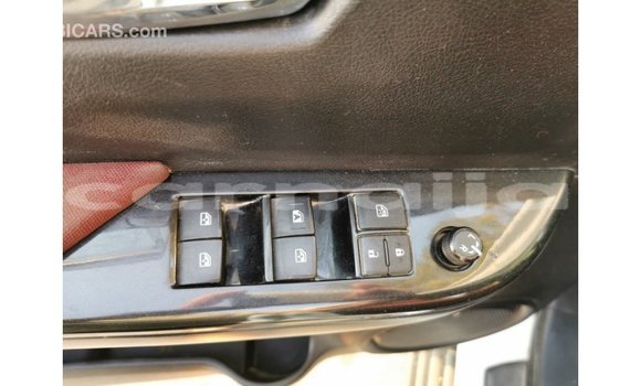 Acheter Import Voiture Toyota Hilux Blanc à Import - Dubai, État d'Abia Acheter Import Voiture Toyota Hilux Blanc à Import - Dubai, État d'Abia