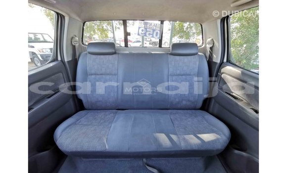 Acheter Import Voiture Toyota Hilux Blanc à Import - Dubai, État d'Abia Acheter Import Voiture Toyota Hilux Blanc à Import - Dubai, État d'Abia