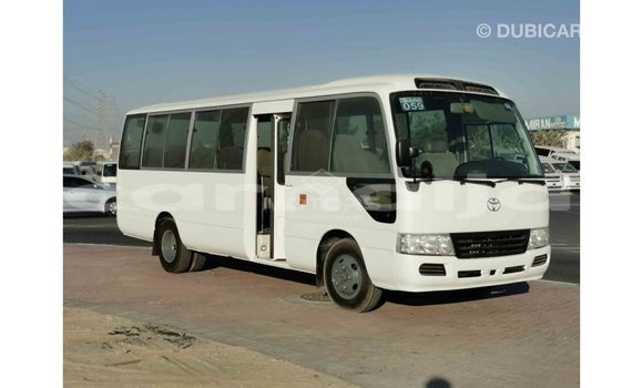 Acheter Import Voiture Toyota Coaster Blanc à Import - Dubai, État d'Abia Acheter Import Voiture Toyota Coaster Blanc à Import - Dubai, État d'Abia