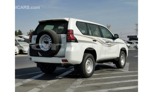 Acheter Import Voiture Toyota Prado Blanc à Import - Dubai, État d'Abia Acheter Import Voiture Toyota Prado Blanc à Import - Dubai, État d'Abia