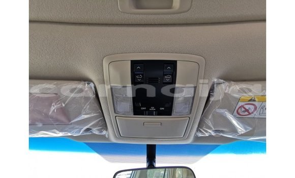 Acheter Import Voiture Toyota Prado Blanc à Import - Dubai, État d'Abia Acheter Import Voiture Toyota Prado Blanc à Import - Dubai, État d'Abia