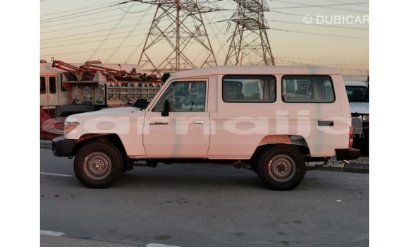 Acheter Import Voiture Toyota Land Cruiser Blanc à Import - Dubai, État d'Abia Acheter Import Voiture Toyota Land Cruiser Blanc à Import - Dubai, État d'Abia