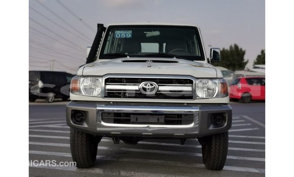 Acheter Import Voiture Toyota Land Cruiser Blanc à Import - Dubai, État d'Abia Acheter Import Voiture Toyota Land Cruiser Blanc à Import - Dubai, État d'Abia