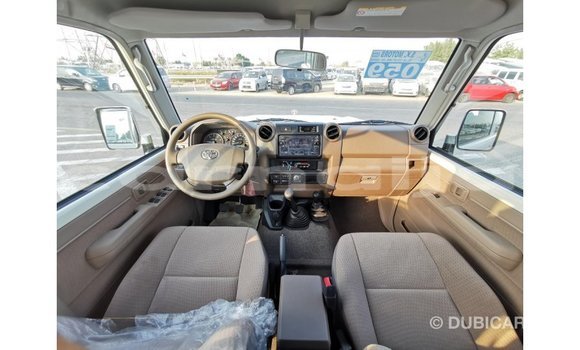 Acheter Import Voiture Toyota Land Cruiser Blanc à Import - Dubai, État d'Abia Acheter Import Voiture Toyota Land Cruiser Blanc à Import - Dubai, État d'Abia