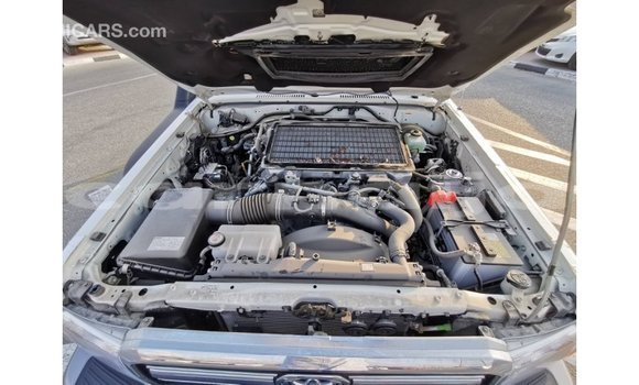 Acheter Import Voiture Toyota Land Cruiser Blanc à Import - Dubai, État d'Abia Acheter Import Voiture Toyota Land Cruiser Blanc à Import - Dubai, État d'Abia