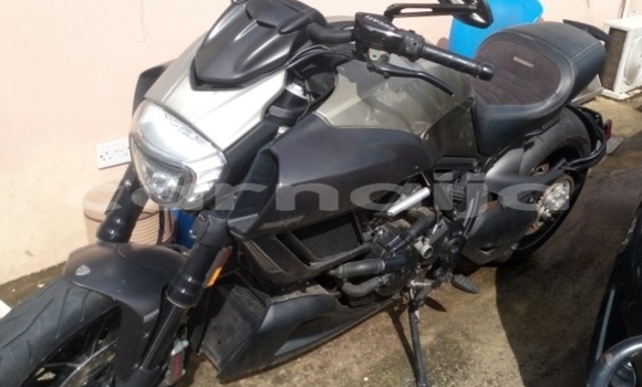 Acheter Neuf Moto Ducati Sport Noir à Ipokia, État d'Ogun Acheter Neuf Moto Ducati Sport Noir à Ipokia, État d'Ogun