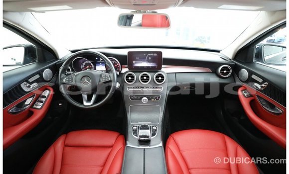 Acheter Import Utilitaire Mercedes‒Benz 1117 Noir à Import - Dubai, État d'Abia Acheter Import Utilitaire Mercedes‒Benz 1117 Noir à Import - Dubai, État d'Abia