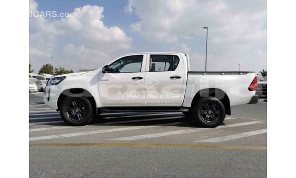 Acheter Import Voiture Toyota Hilux Blanc à Import - Dubai, État d'Abia Acheter Import Voiture Toyota Hilux Blanc à Import - Dubai, État d'Abia