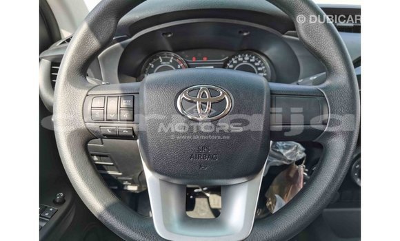 Acheter Import Voiture Toyota Hilux Blanc à Import - Dubai, État d'Abia Acheter Import Voiture Toyota Hilux Blanc à Import - Dubai, État d'Abia