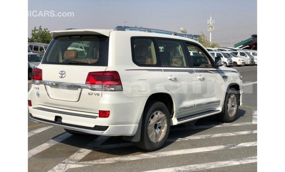 Acheter Import Voiture Toyota Land Cruiser Blanc à Import - Dubai, État d'Abia Acheter Import Voiture Toyota Land Cruiser Blanc à Import - Dubai, État d'Abia