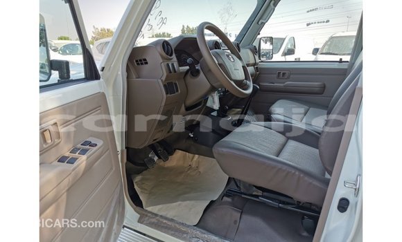 Buy Import Toyota Land Cruiser White Car in Import - Dubai in Abia State Buy Import Toyota Land Cruiser White Car in Import - Dubai in Abia State