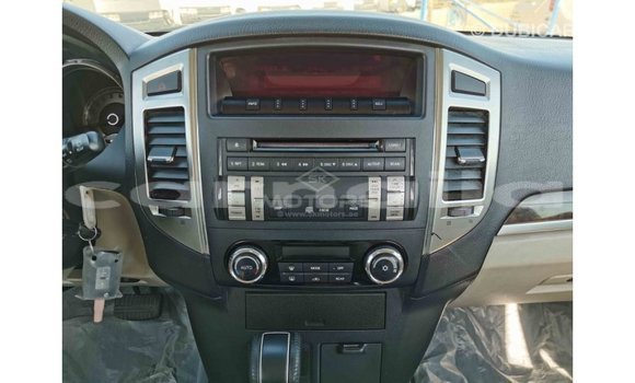 Acheter Import Voiture Mitsubishi Pajero Blanc à Import - Dubai, État d'Abia Acheter Import Voiture Mitsubishi Pajero Blanc à Import - Dubai, État d'Abia