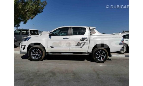 Acheter Import Voiture Toyota Hilux Blanc à Import - Dubai, État d'Abia Acheter Import Voiture Toyota Hilux Blanc à Import - Dubai, État d'Abia