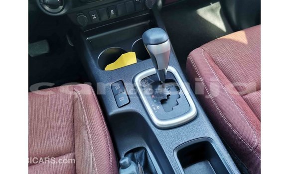 Acheter Import Voiture Toyota Hilux Blanc à Import - Dubai, État d'Abia Acheter Import Voiture Toyota Hilux Blanc à Import - Dubai, État d'Abia