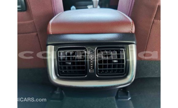 Acheter Import Voiture Toyota Hilux Blanc à Import - Dubai, État d'Abia Acheter Import Voiture Toyota Hilux Blanc à Import - Dubai, État d'Abia