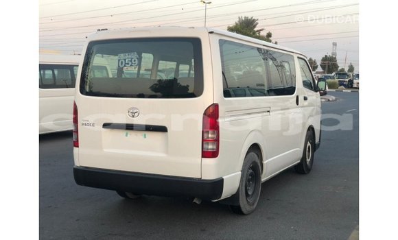 Buy Import Toyota DA White Truck in Import - Dubai in Abia State Buy Import Toyota DA White Truck in Import - Dubai in Abia State