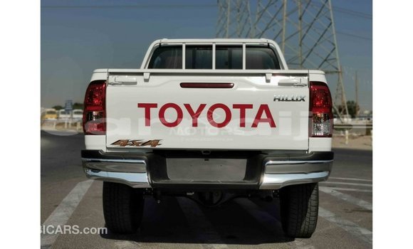 Buy Import Toyota Hilux White Car in Import - Dubai in Abia State Buy Import Toyota Hilux White Car in Import - Dubai in Abia State