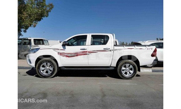 Buy Import Toyota Hilux White Car in Import - Dubai in Abia State Buy Import Toyota Hilux White Car in Import - Dubai in Abia State
