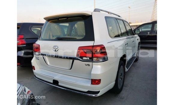 Acheter Import Voiture Toyota Land Cruiser Blanc à Import - Dubai, État d'Abia Acheter Import Voiture Toyota Land Cruiser Blanc à Import - Dubai, État d'Abia