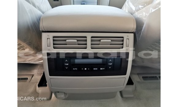 Buy Import Toyota Land Cruiser White Car in Import - Dubai in Abia State Buy Import Toyota Land Cruiser White Car in Import - Dubai in Abia State