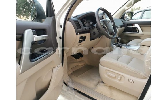 Buy Import Toyota Land Cruiser White Car in Import - Dubai in Abia State Buy Import Toyota Land Cruiser White Car in Import - Dubai in Abia State