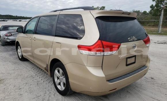 Buy New Toyota Sienna Silver Car in Badagry in Lagos State Buy New Toyota Sienna Silver Car in Badagry in Lagos State