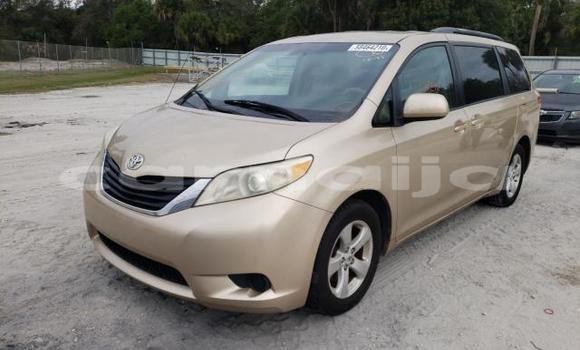 Buy New Toyota Sienna Silver Car in Badagry in Lagos State Buy New Toyota Sienna Silver Car in Badagry in Lagos State