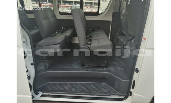 Buy Import Toyota DA White Truck in Import - Dubai in Abia State Buy Import Toyota DA White Truck in Import - Dubai in Abia State