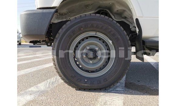 Buy Import Toyota Land Cruiser White Car in Import - Dubai in Abia State Buy Import Toyota Land Cruiser White Car in Import - Dubai in Abia State