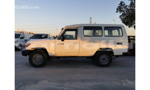 Buy Import Toyota Land Cruiser White Car in Import - Dubai in Abia State Buy Import Toyota Land Cruiser White Car in Import - Dubai in Abia State