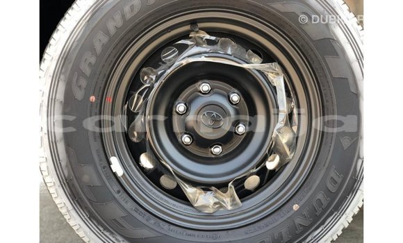 Buy Import Toyota Hilux White Car in Import - Dubai in Abia State Buy Import Toyota Hilux White Car in Import - Dubai in Abia State