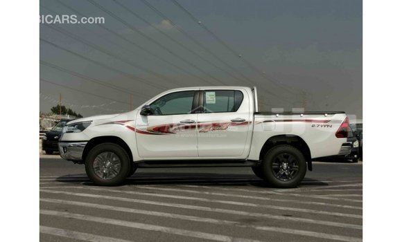 Acheter Import Voiture Toyota Hilux Blanc à Import - Dubai, État d'Abia Acheter Import Voiture Toyota Hilux Blanc à Import - Dubai, État d'Abia