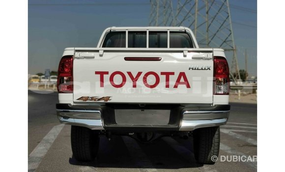 Buy Import Toyota Hilux White Car in Import - Dubai in Abia State Buy Import Toyota Hilux White Car in Import - Dubai in Abia State