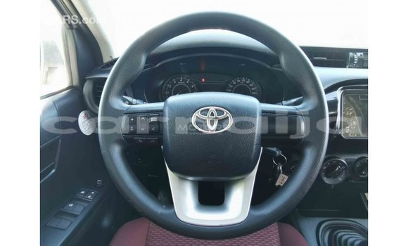 Acheter Import Voiture Toyota Hilux Blanc à Import - Dubai, État d'Abia Acheter Import Voiture Toyota Hilux Blanc à Import - Dubai, État d'Abia