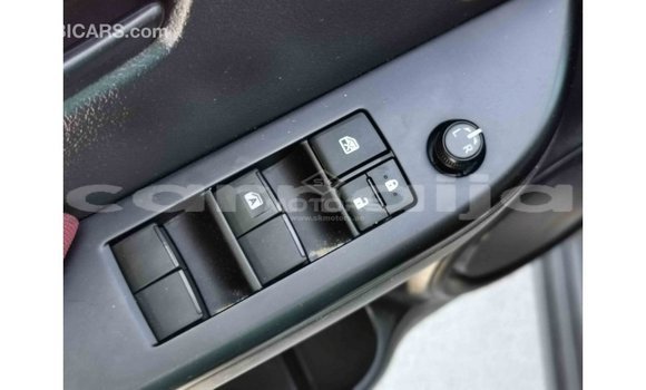 Acheter Import Voiture Toyota Hilux Blanc à Import - Dubai, État d'Abia Acheter Import Voiture Toyota Hilux Blanc à Import - Dubai, État d'Abia