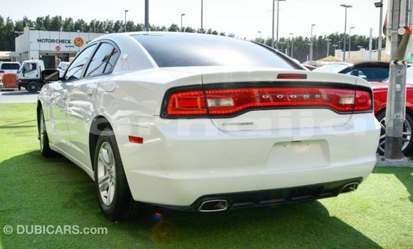 Acheter Import Voiture Dodge Charger Blanc à Import - Dubai, État d'Abia Acheter Import Voiture Dodge Charger Blanc à Import - Dubai, État d'Abia