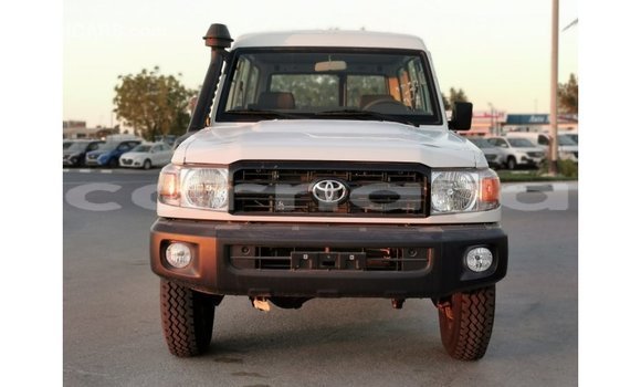 Buy Import Toyota Land Cruiser White Car in Import - Dubai in Abia State Buy Import Toyota Land Cruiser White Car in Import - Dubai in Abia State