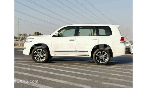 Buy Import Toyota Land Cruiser White Car in Import - Dubai in Abia State Buy Import Toyota Land Cruiser White Car in Import - Dubai in Abia State