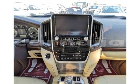 Buy Import Toyota Land Cruiser White Car in Import - Dubai in Abia State Buy Import Toyota Land Cruiser White Car in Import - Dubai in Abia State