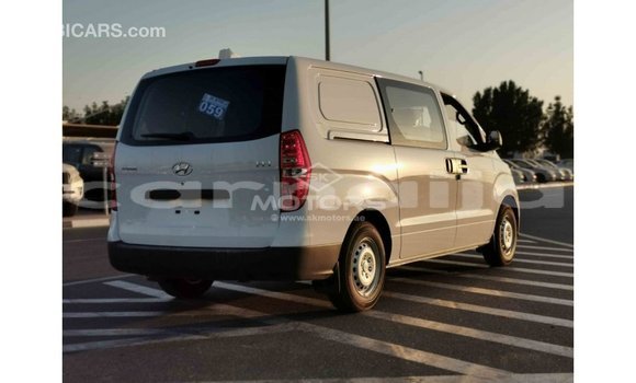Acheter Import Voiture Hyundai Accent Blanc à Import - Dubai, État d'Abia Acheter Import Voiture Hyundai Accent Blanc à Import - Dubai, État d'Abia